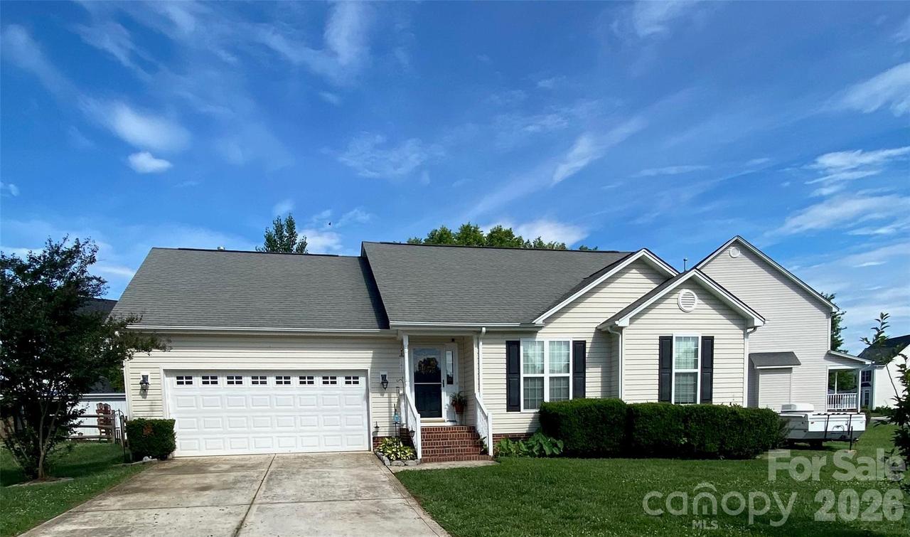 2017 Longhorn Dr., Dallas, NC 28034