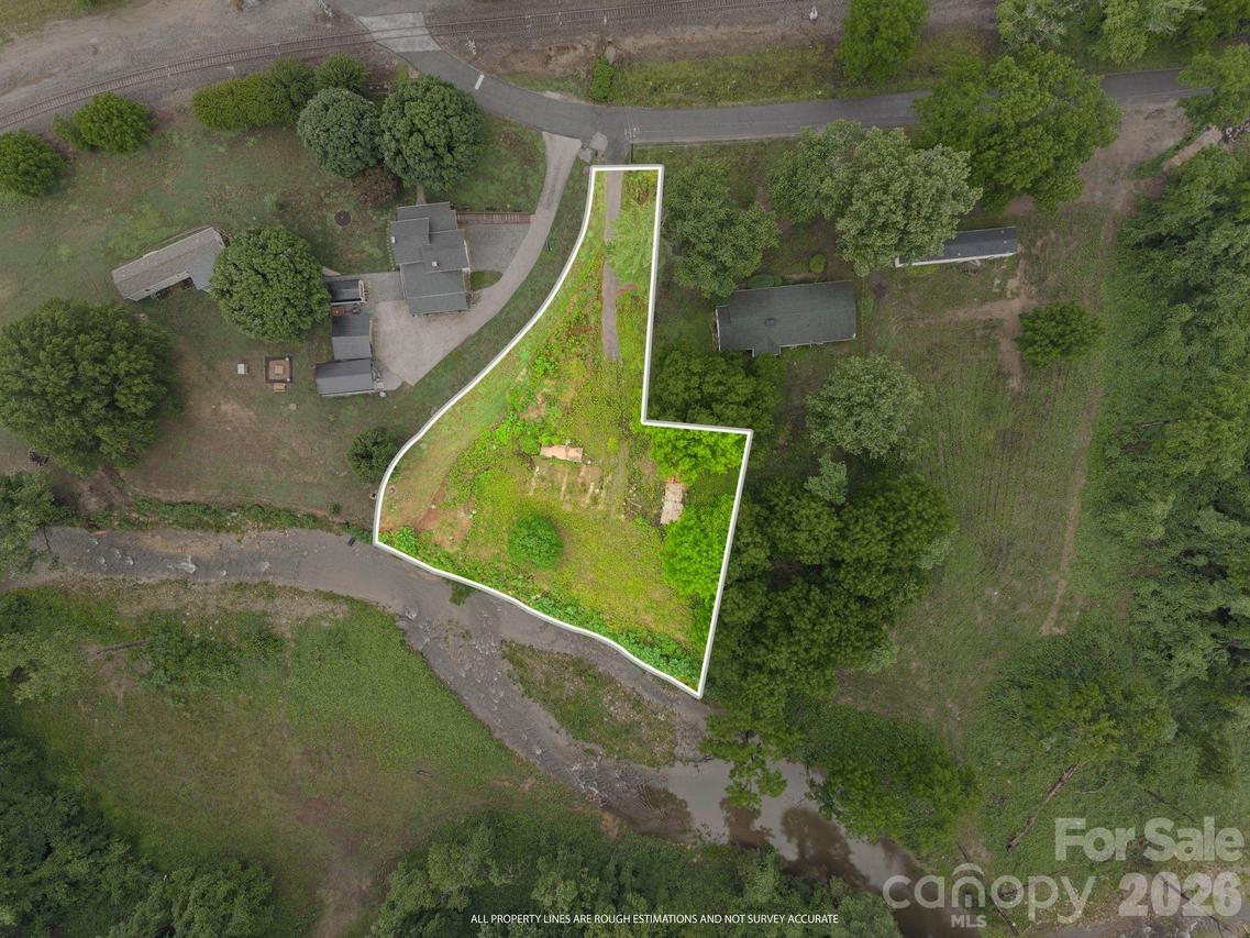 450 Orchard St., Old Fort, NC 28762