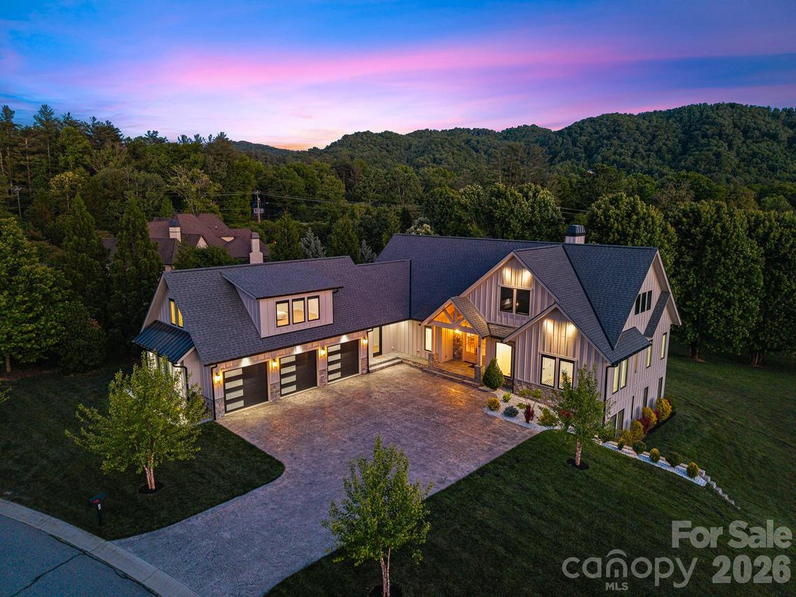 10 Autumn Leaf Dr., Fletcher, NC 28732
