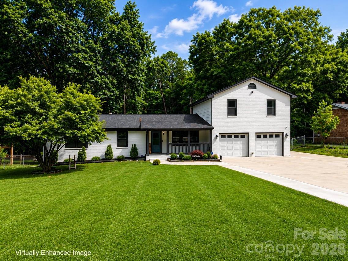 833 Knowles Dr., Dallas, NC 28034