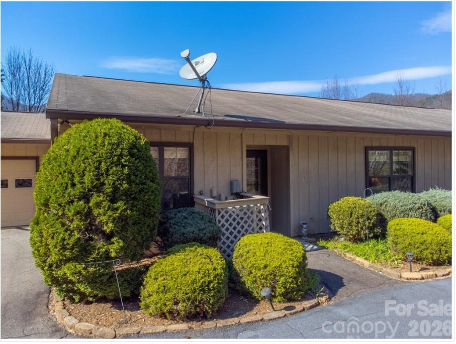 176 Woodside Villas Dr., Franklin, NC 28734