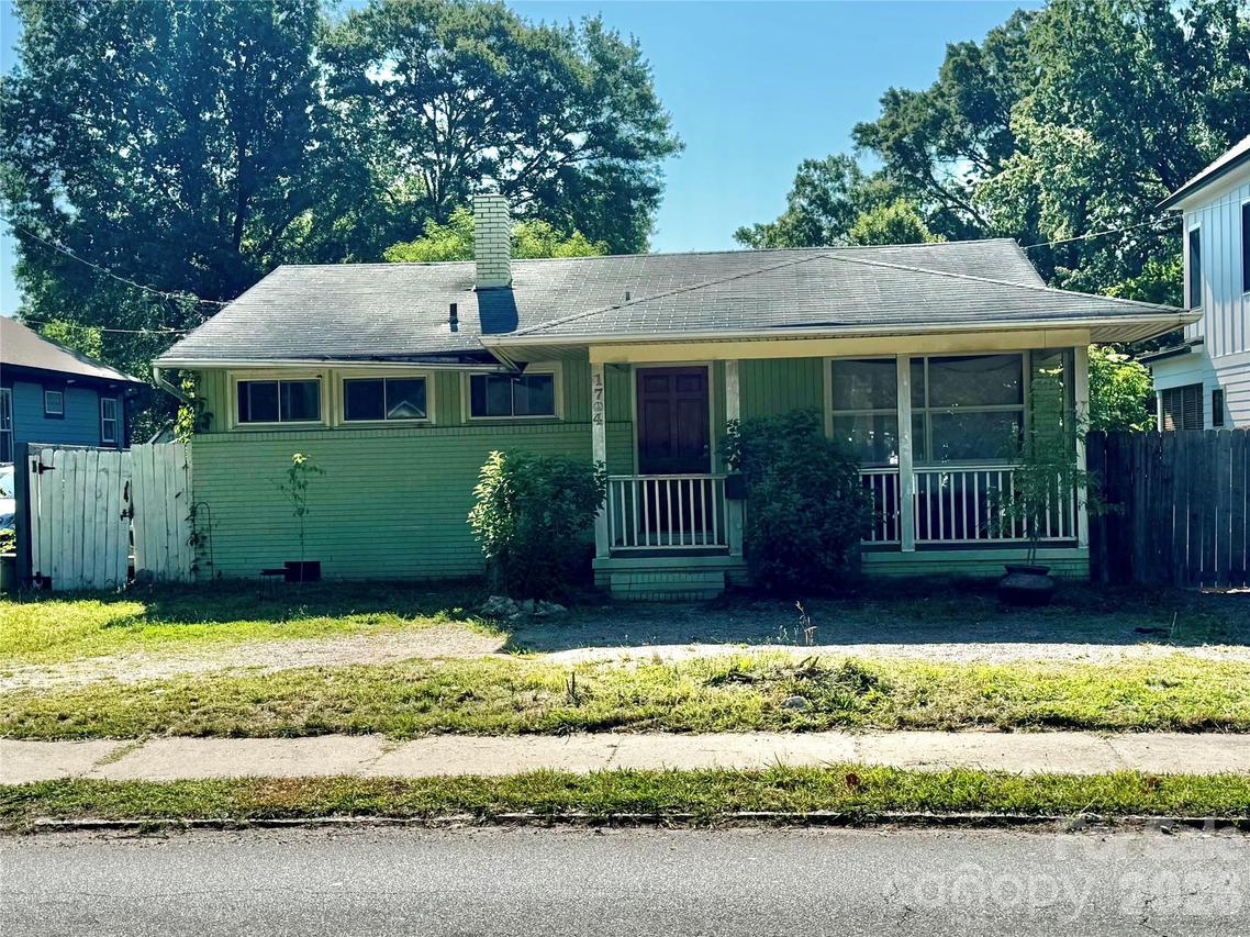1704 Hawthorne Ln., Charlotte, NC 28205