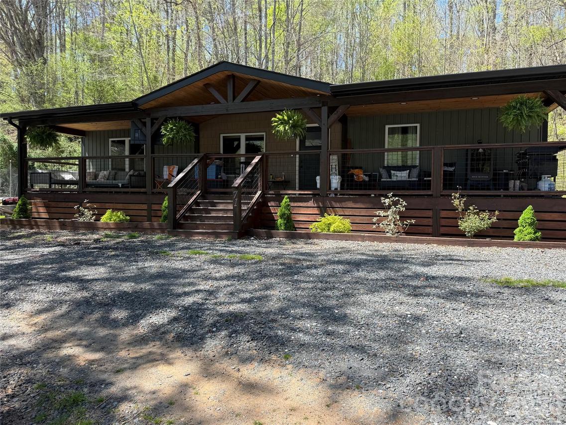 71 Ledford Ridge Ln., Bakersville, NC 28705