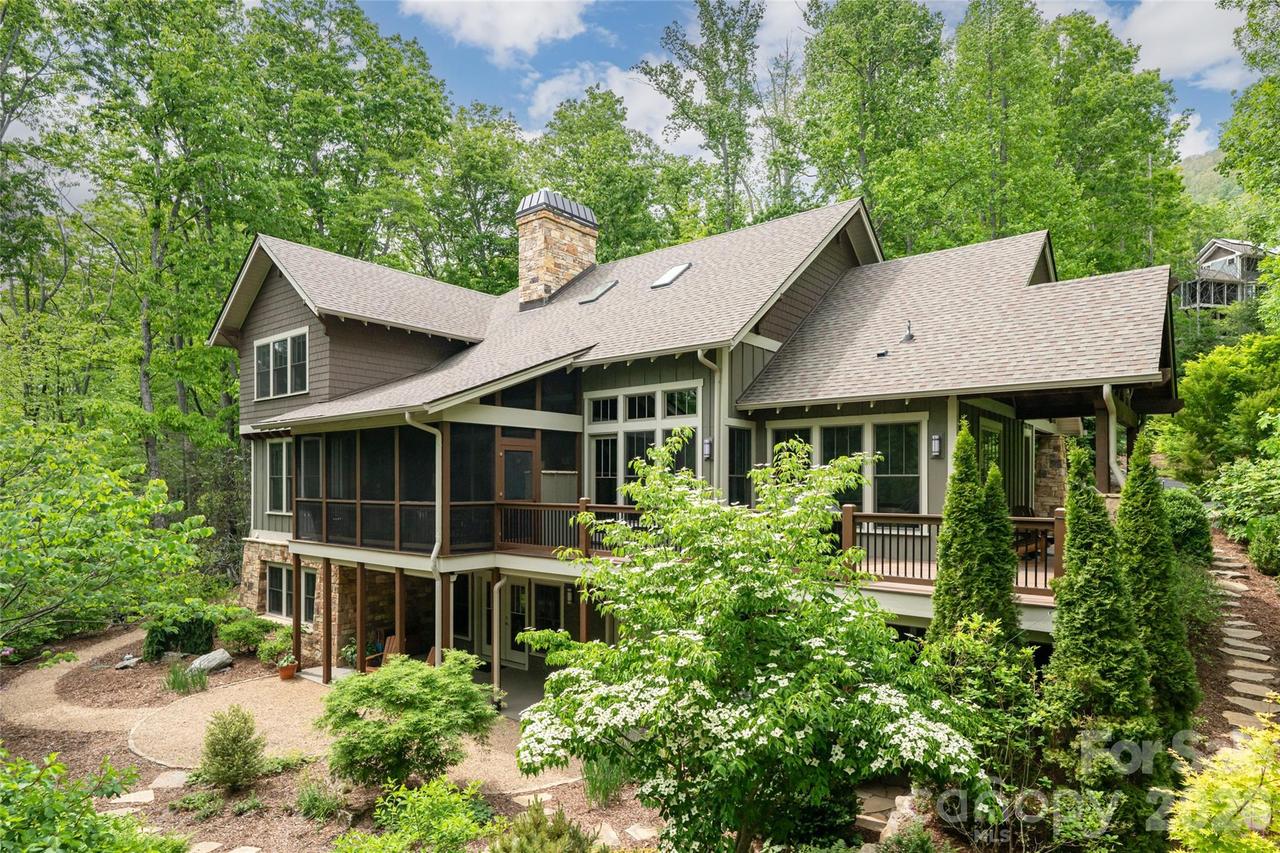 20 Higdon Ln., Fairview, NC 28730