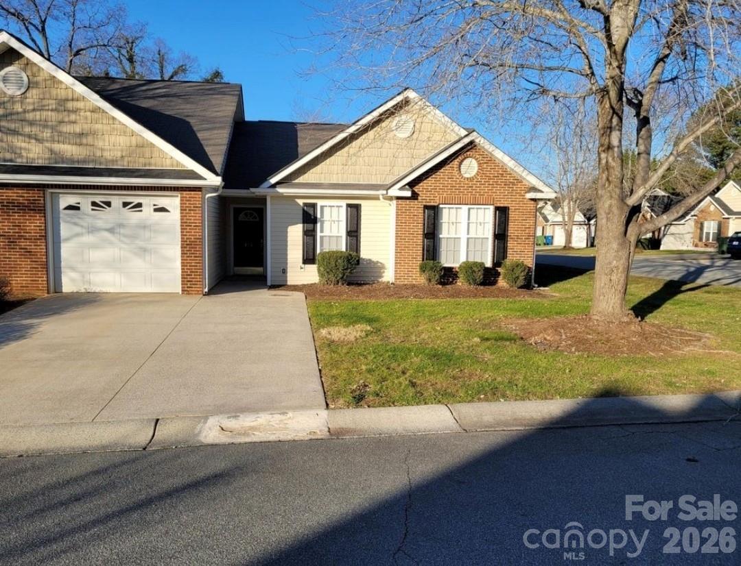 115 Edinburgh Ct., Mount Holly, NC 28120
