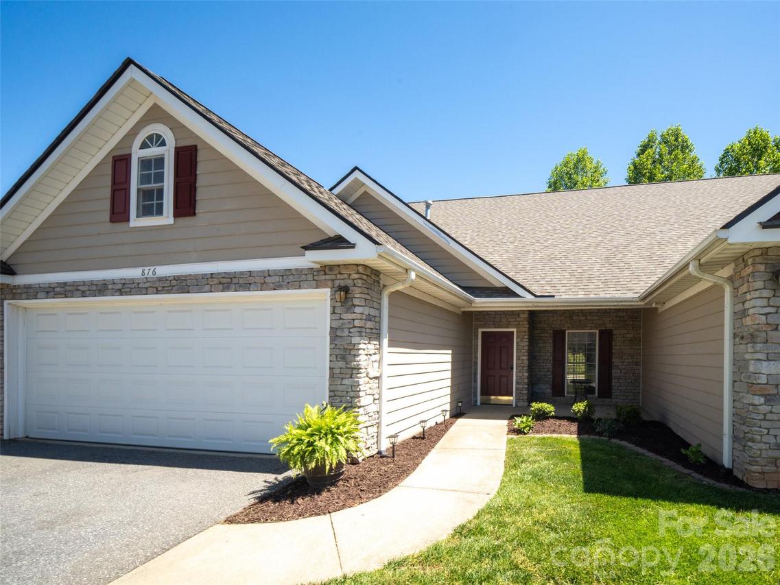 876 W Pointe Dr., Asheville, NC 28806