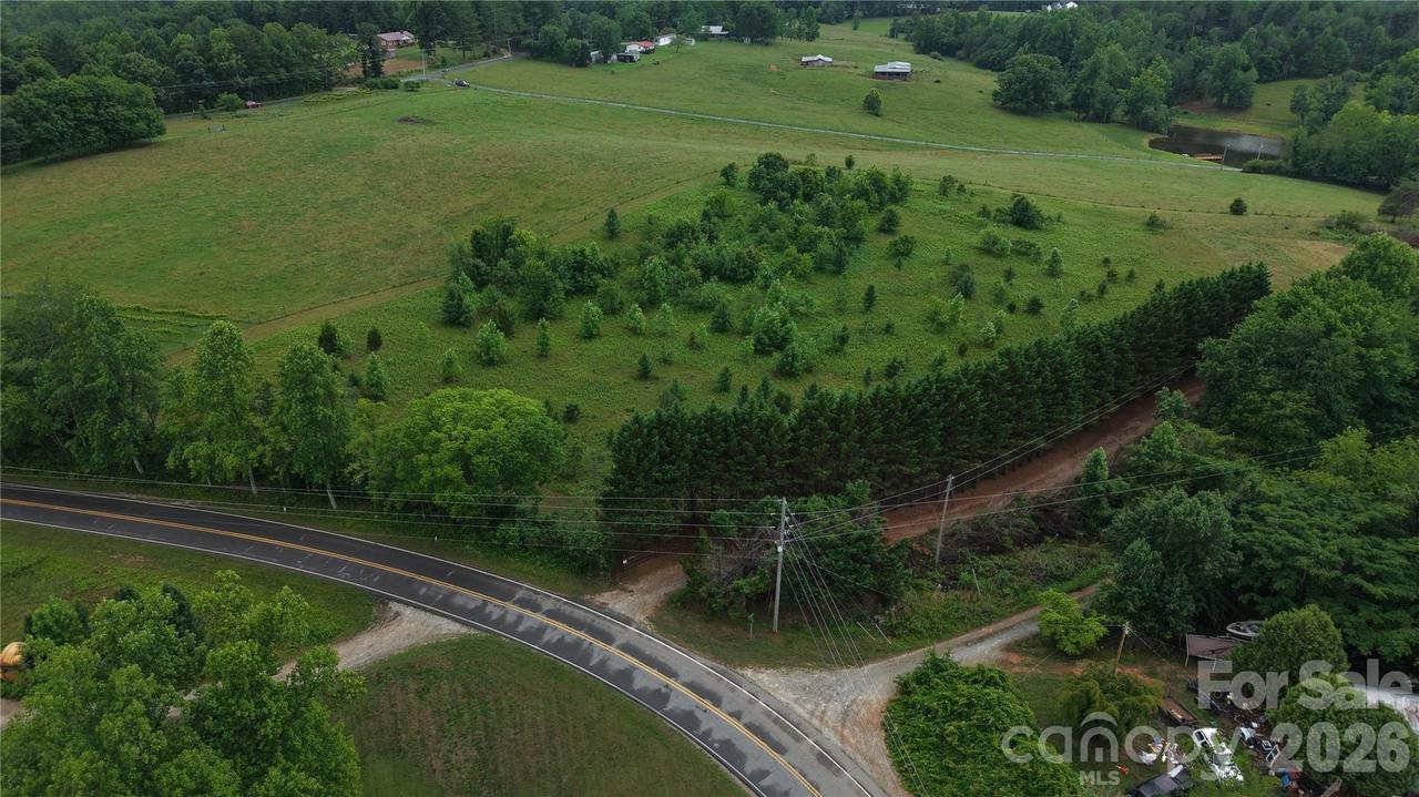 2809 Landis Ln., Nebo, NC 28761
