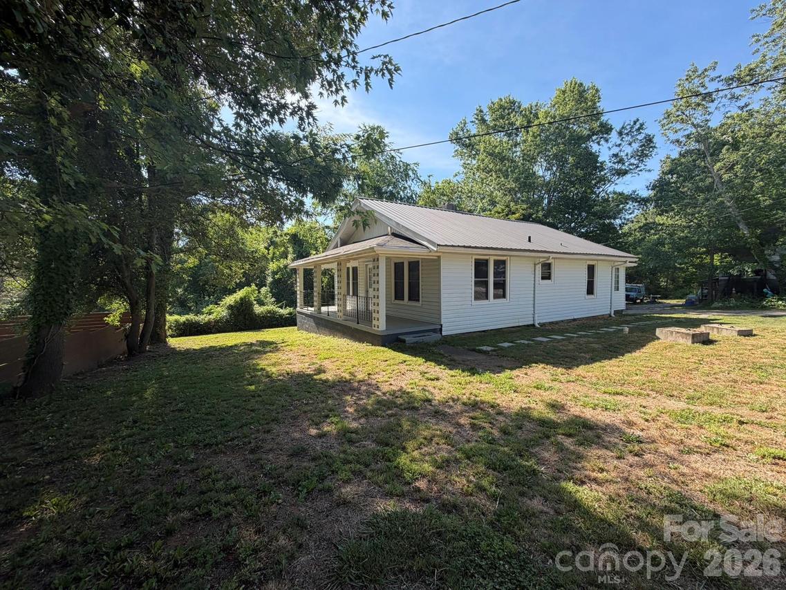 41 Oak Hill Dr., Asheville, NC 28806