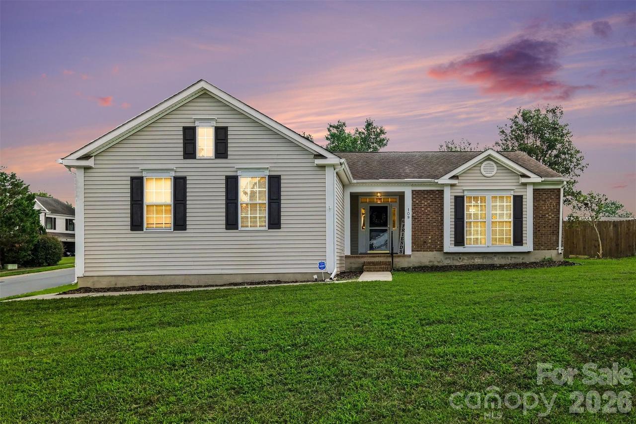109 Brookstone Dr., Mount Holly, NC 28120