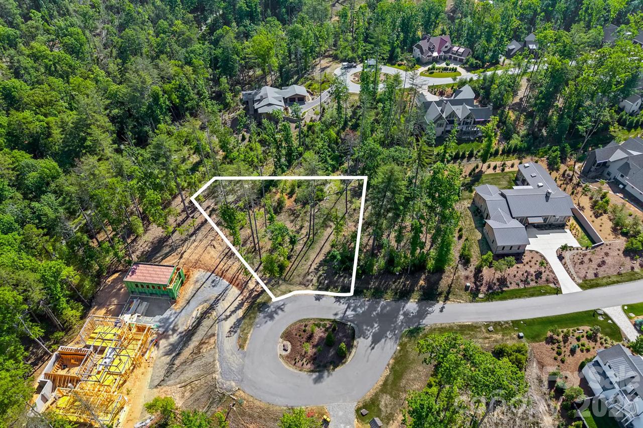 325 Flowering Vine Ct., Asheville, NC 28803