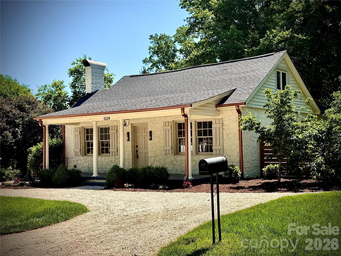 1024 Rockway Dr., Charlotte, NC 28205