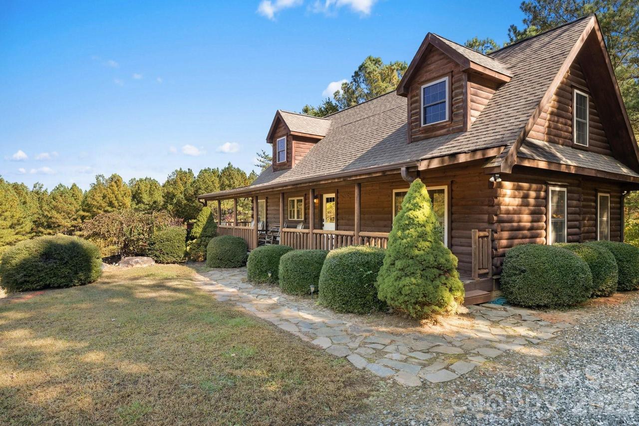 105 Palisade Dr., Mill Spring, NC 28756