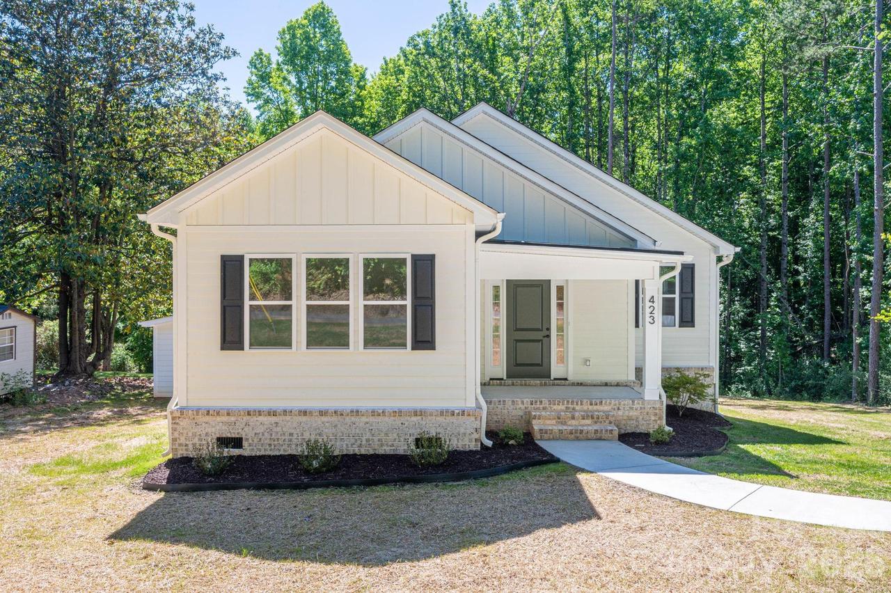 423 S Pinchback Ave., Bessemer City, NC 28016