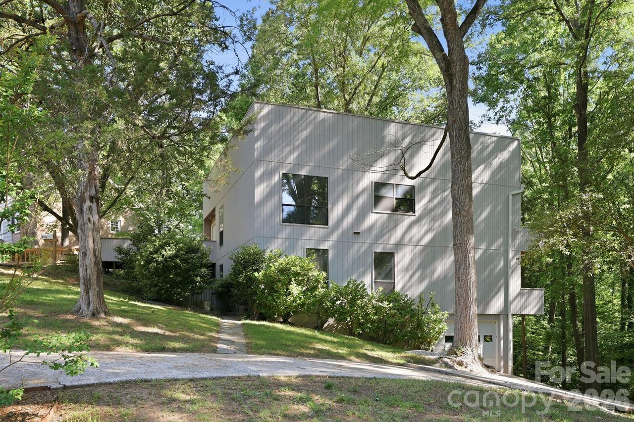 3423 Tinkerbell Ln., Charlotte, NC 28210