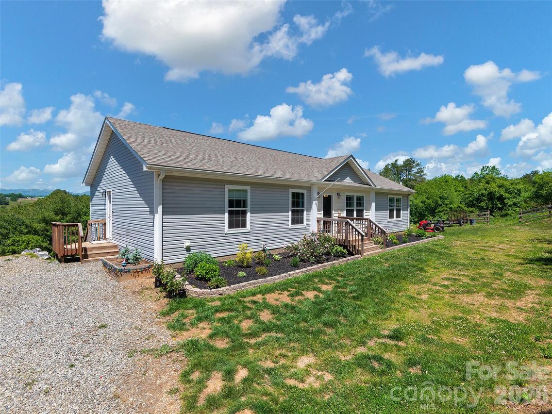271 Sluder Branch Rd., Leicester, NC 28748