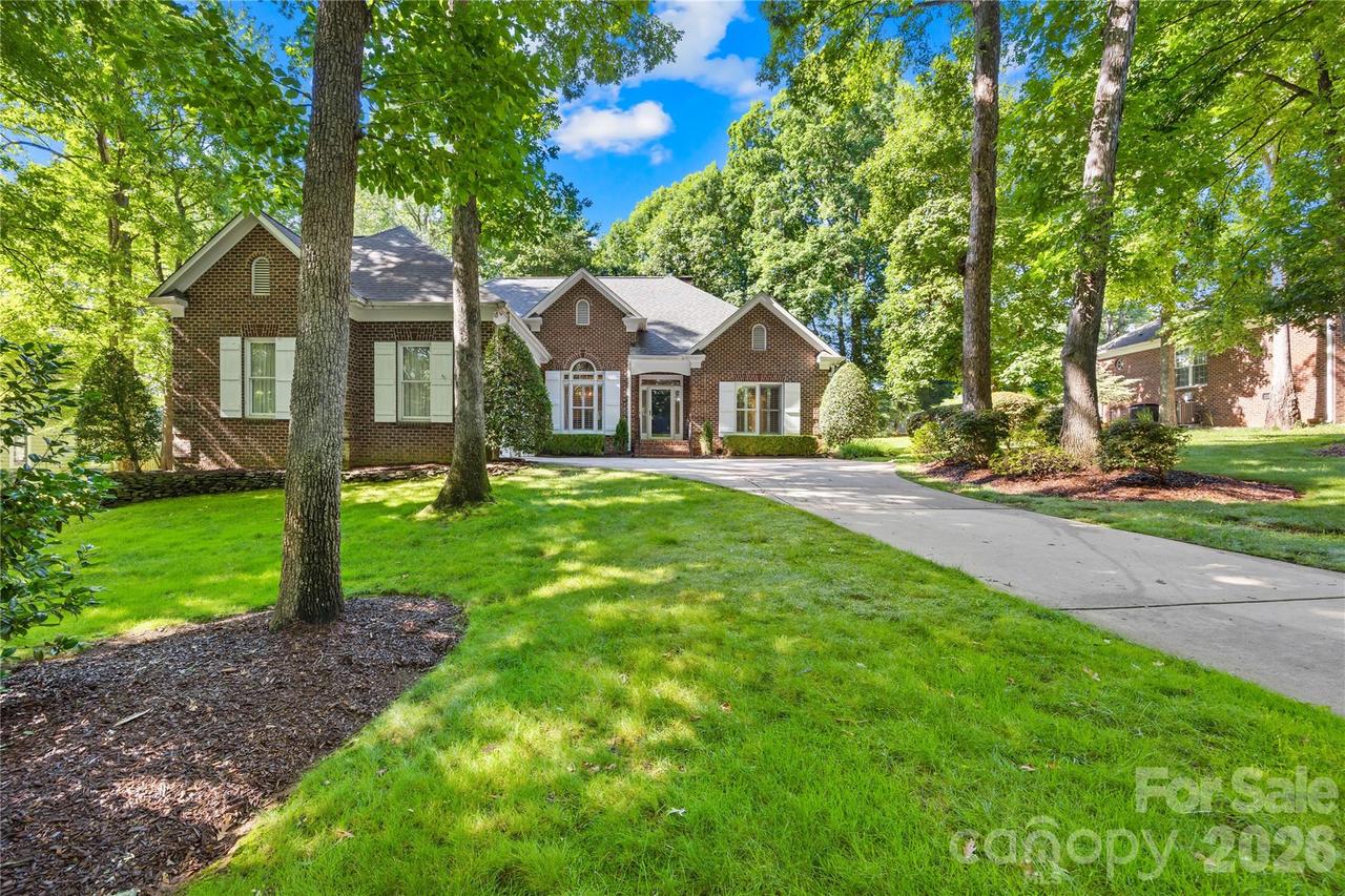 138 Woodstream Cir., Mooresville, NC 28117