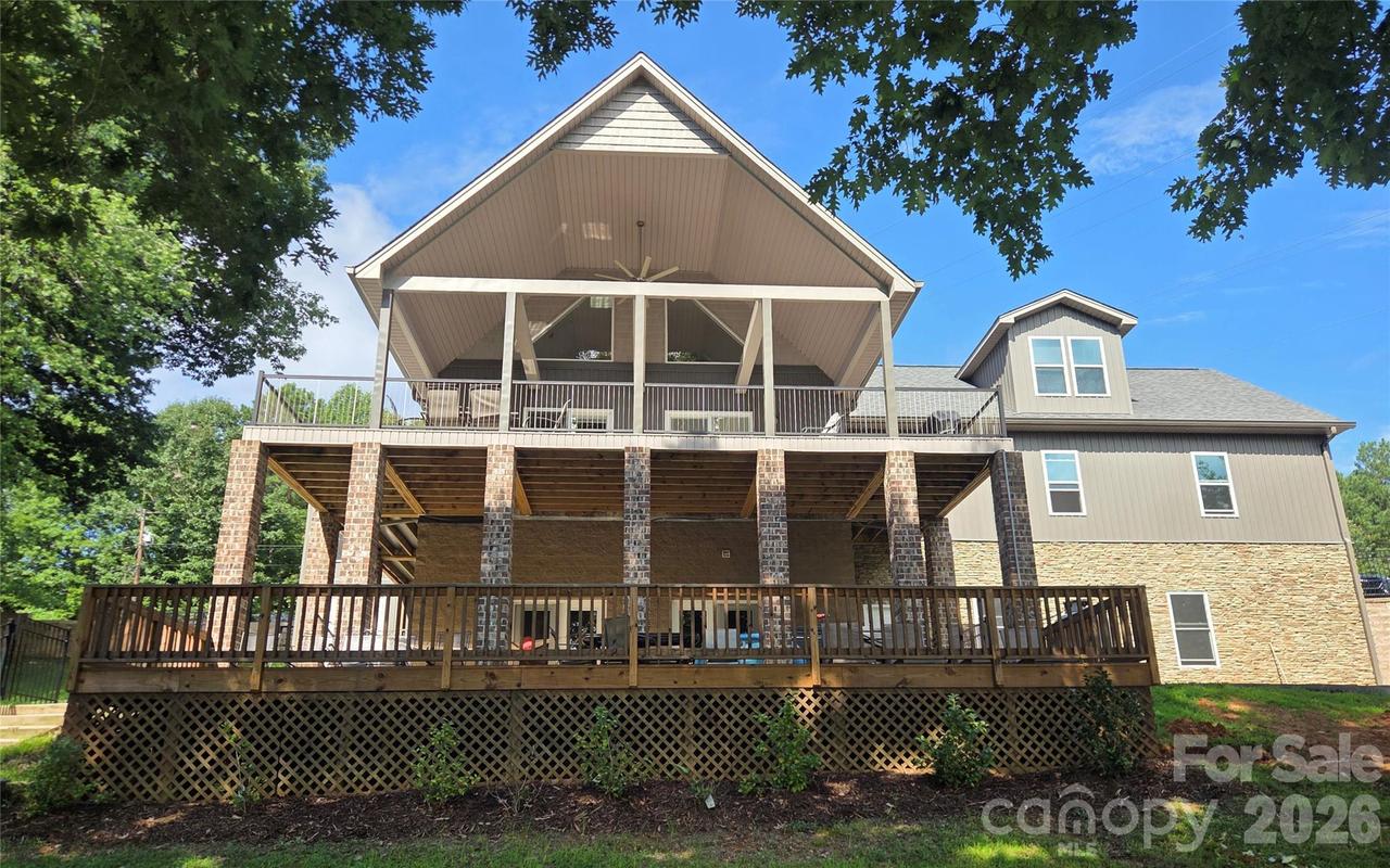 393 Stillwater Rd., Troutman, NC 28166