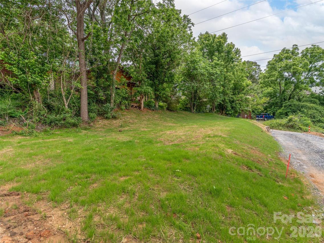 25 Trade St., Asheville, NC 28801