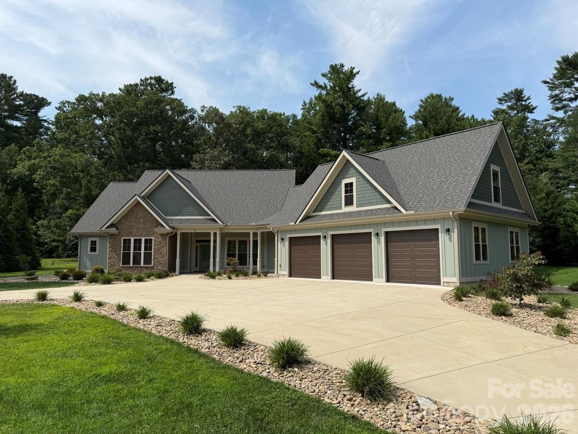 30 Shipman Pkwy., Flat Rock, NC 28731