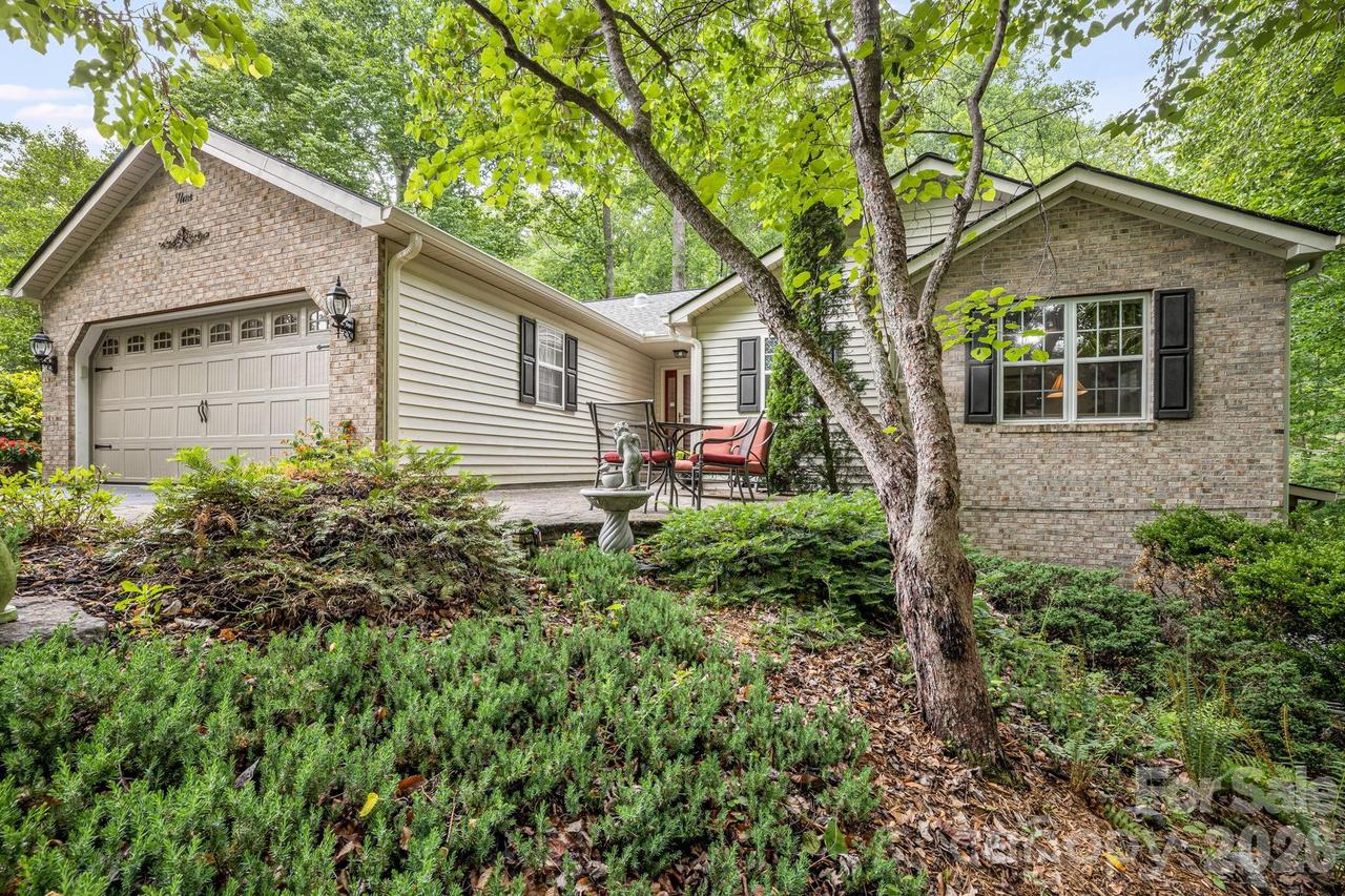 9 Firestone Ct., Etowah, NC 28729