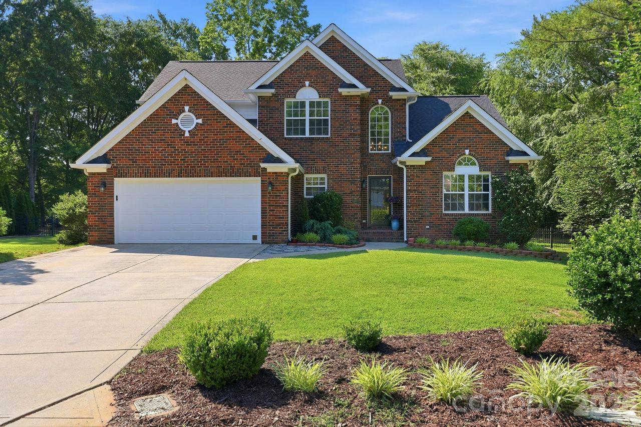 15704 Framingham Ln., Huntersville, NC 28078