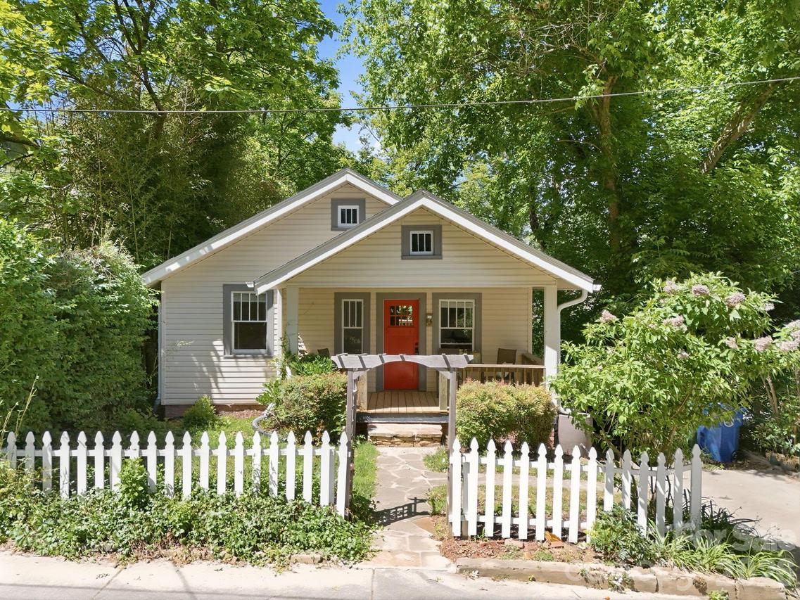 86 Annandale Ave., Asheville, NC 28801