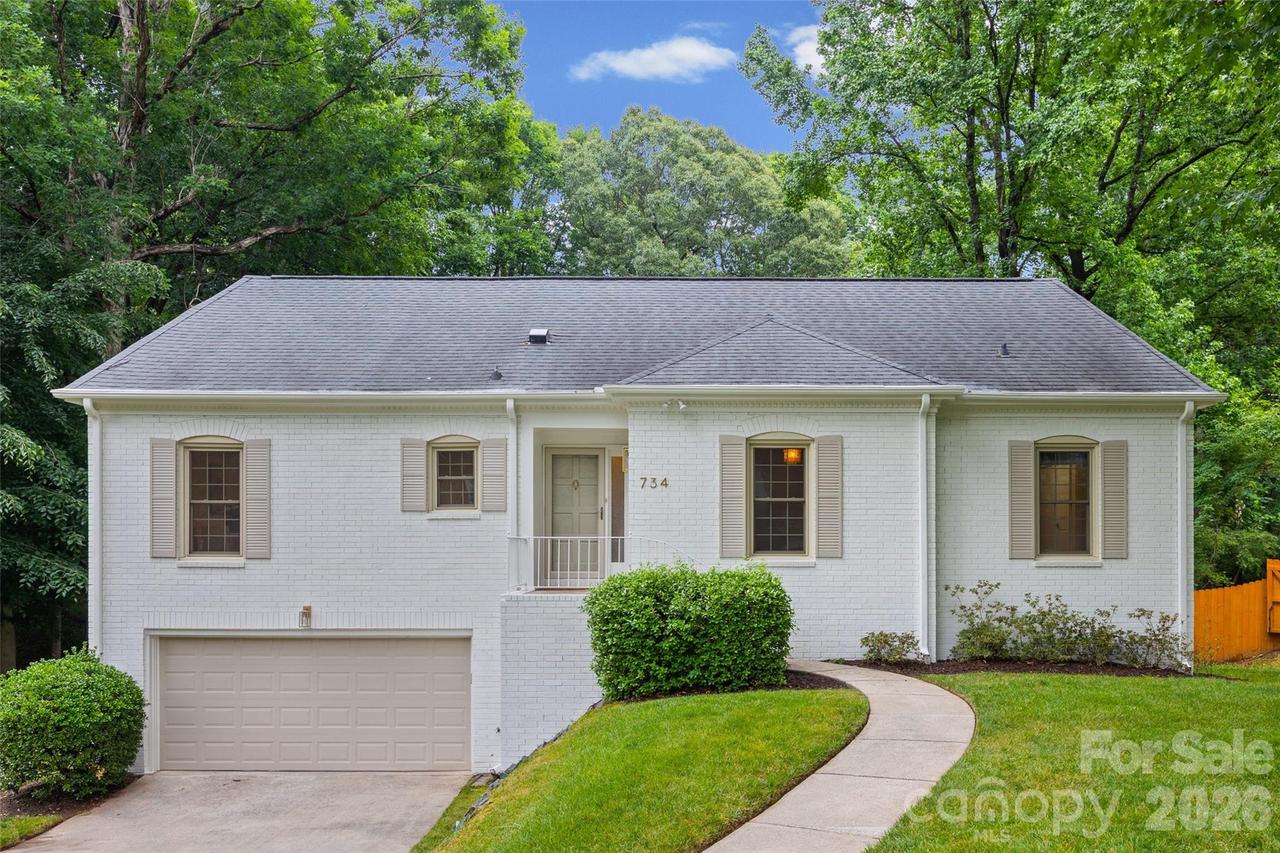 734 Charter Pl., Charlotte, NC 28211