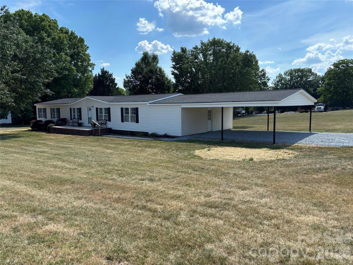 559 School Dr., Taylorsville, NC 28681