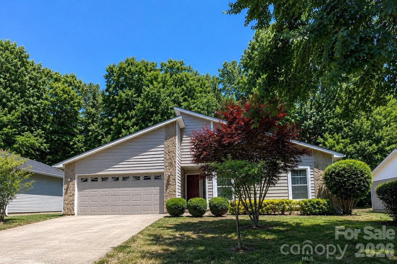 7636 Eastbourne Rd., Charlotte, NC 28227