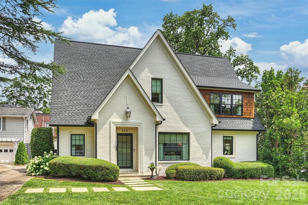 2421 Hassell Pl., Charlotte, NC 28209