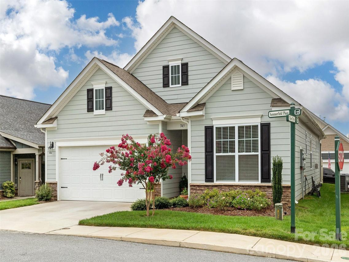 743 Summerfield Pl., Flat Rock, NC 28731