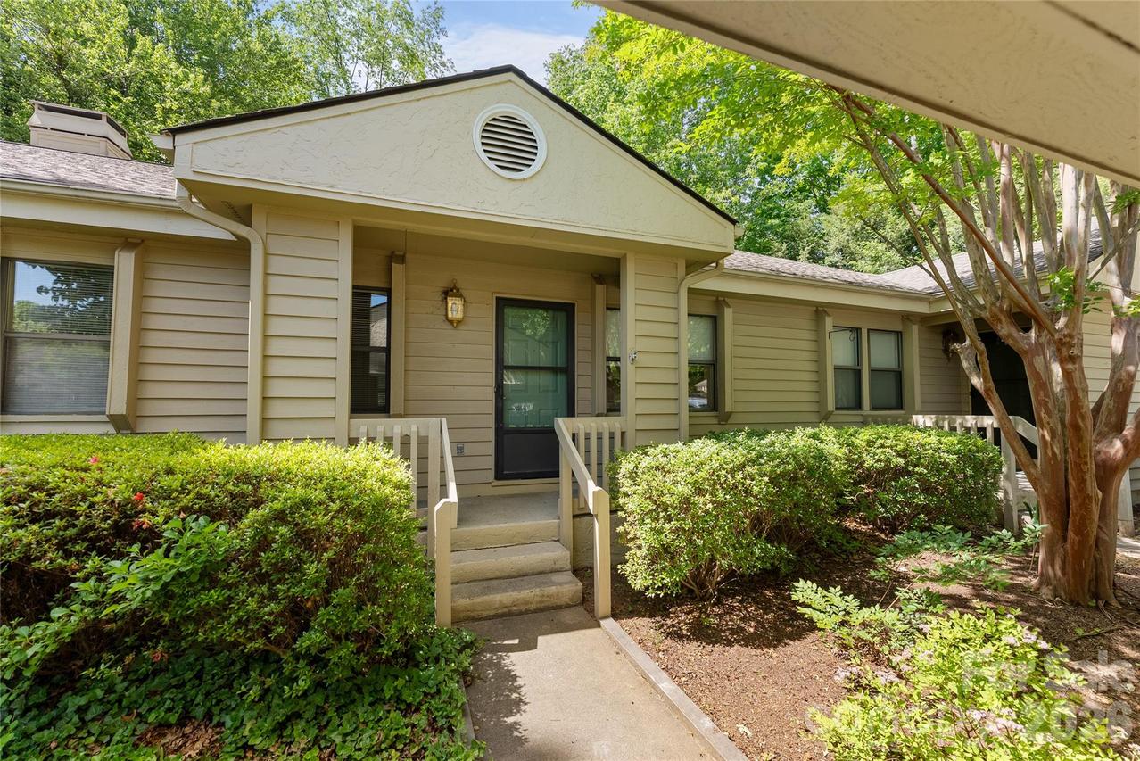 4102 Dominic Ln., Asheville, NC 28805
