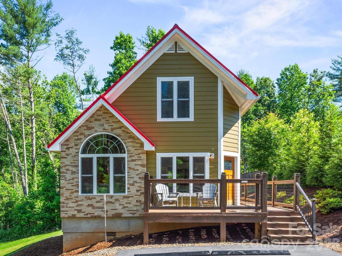 154 Dogwood Dr., Weaverville, NC 28787