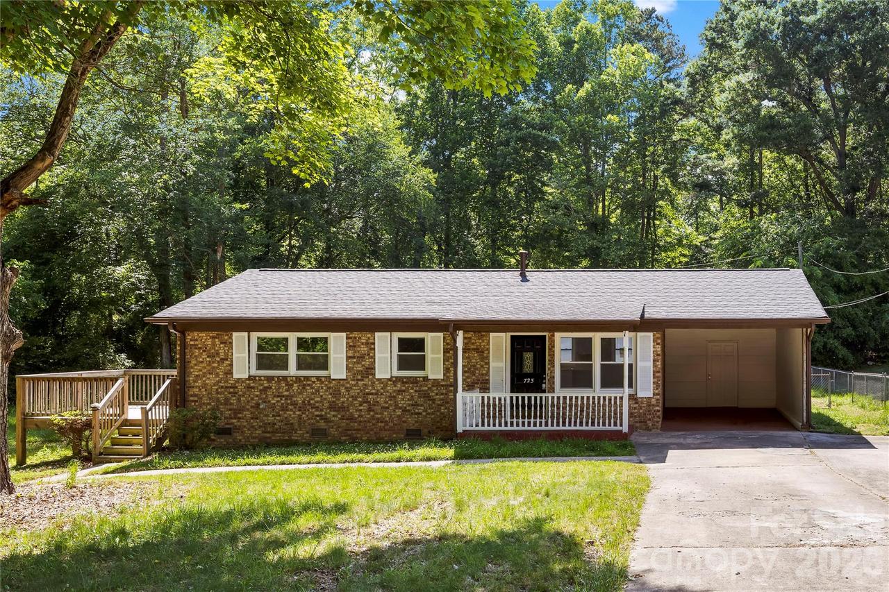 723 Vancouver Ln., Gastonia, NC 28052