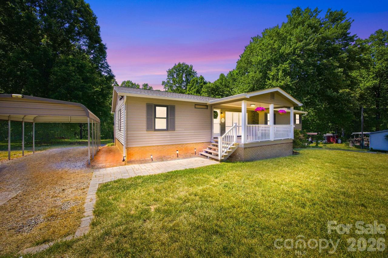 4377 Catawba Burris Rd., Denver, NC 28037