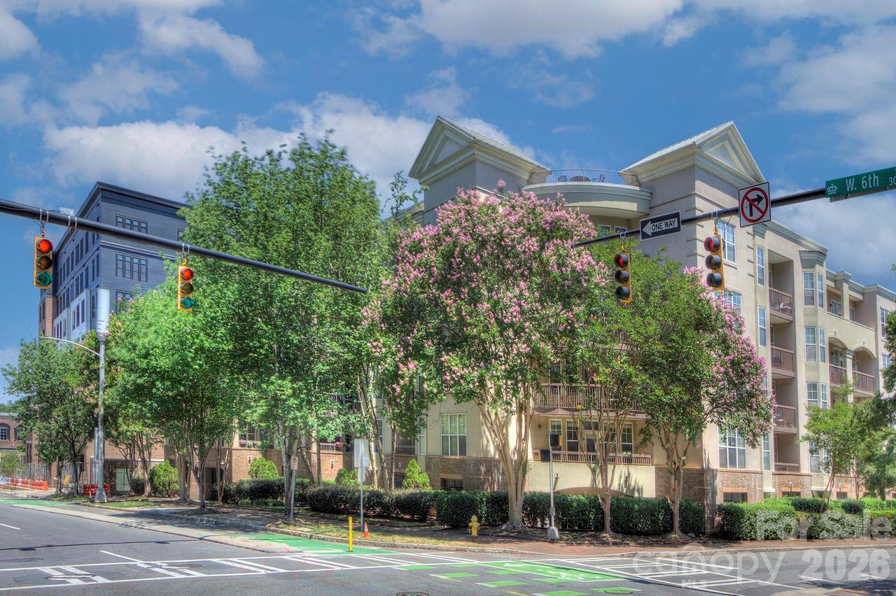 405 W 7th St. #303, Charlotte, NC 28202