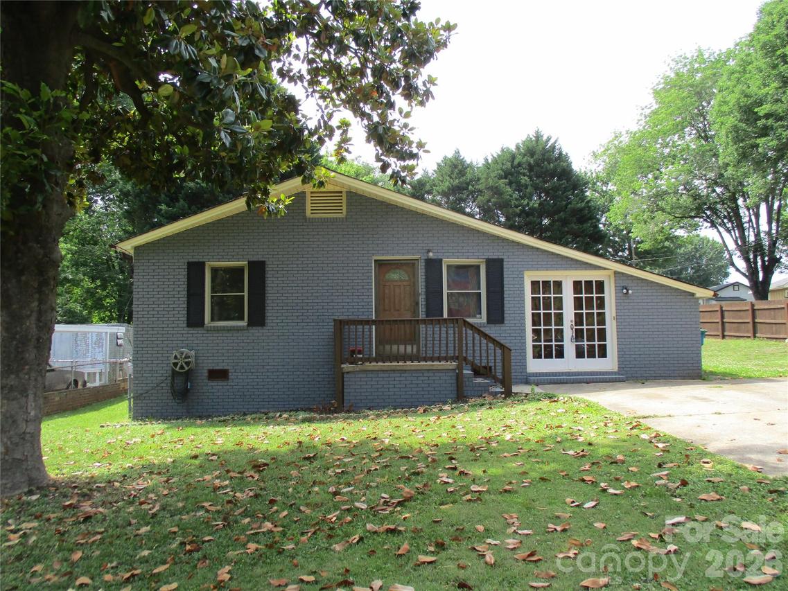 307 6th St., Belmont, NC 28012