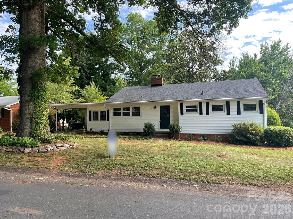 143 Oak Tr., Belmont, NC 28012