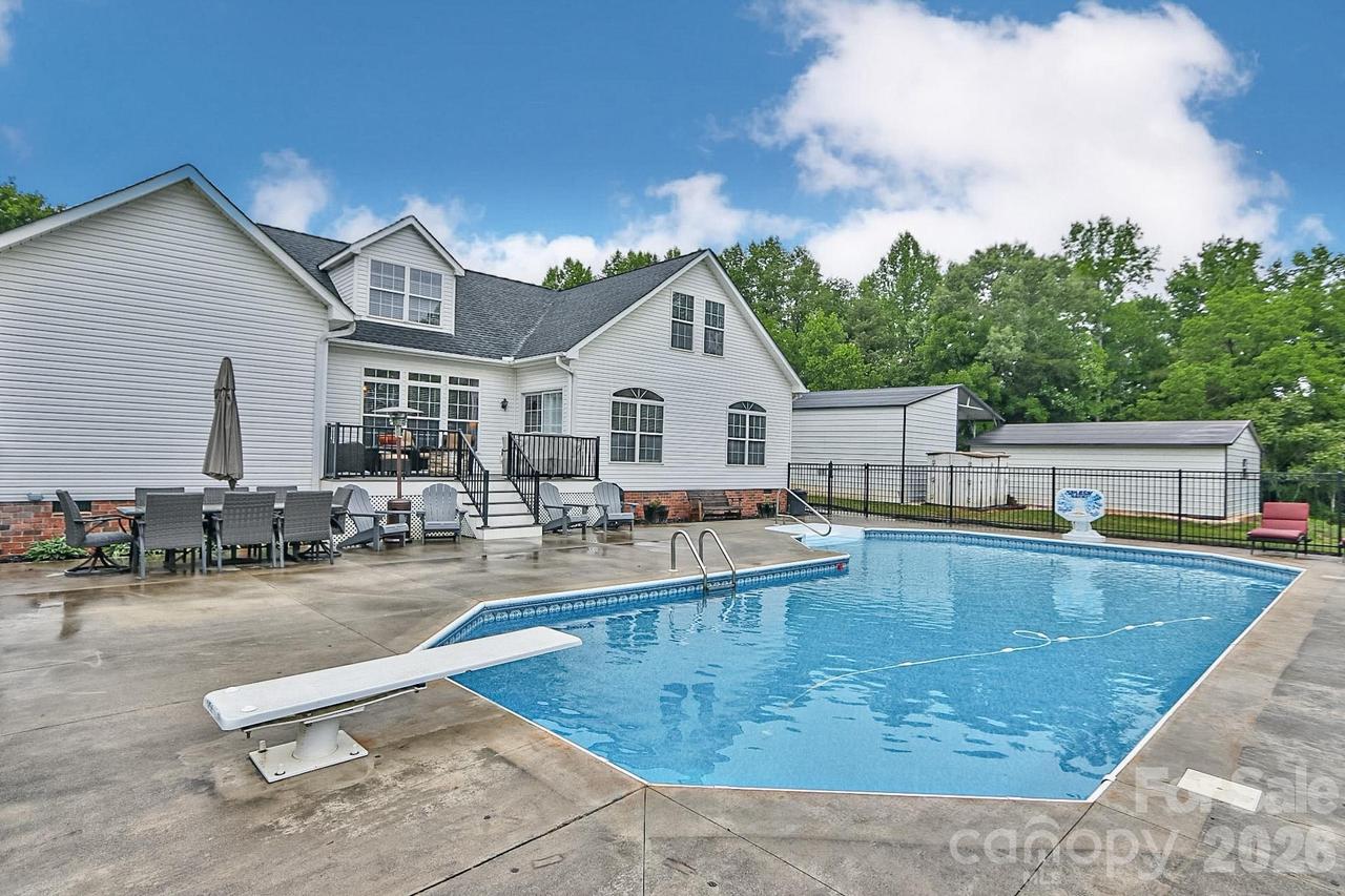 3127 Yorkshire Ln., Boonville, NC 27011
