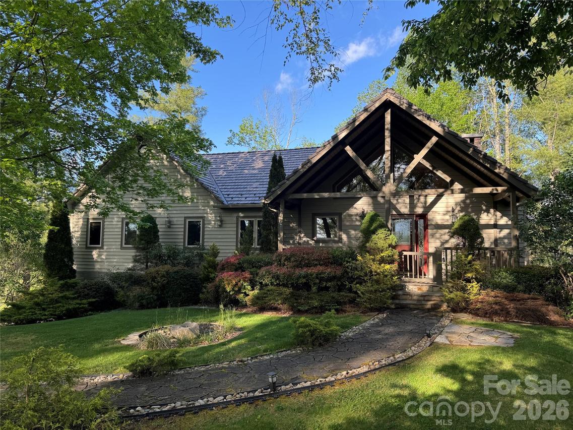 2134 Valle Cay Dr., Vilas, NC 28692
