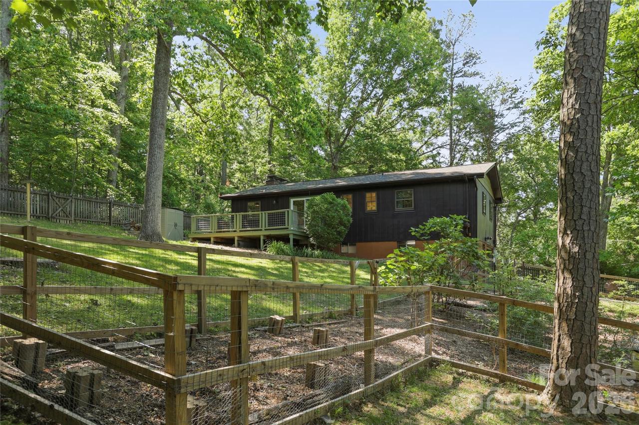 38 Nixon Ter., Asheville, NC 28805