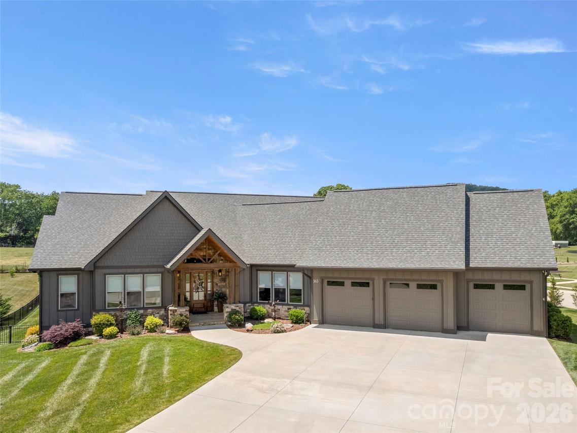 363 Samuel Dr., Mills River, NC 28759