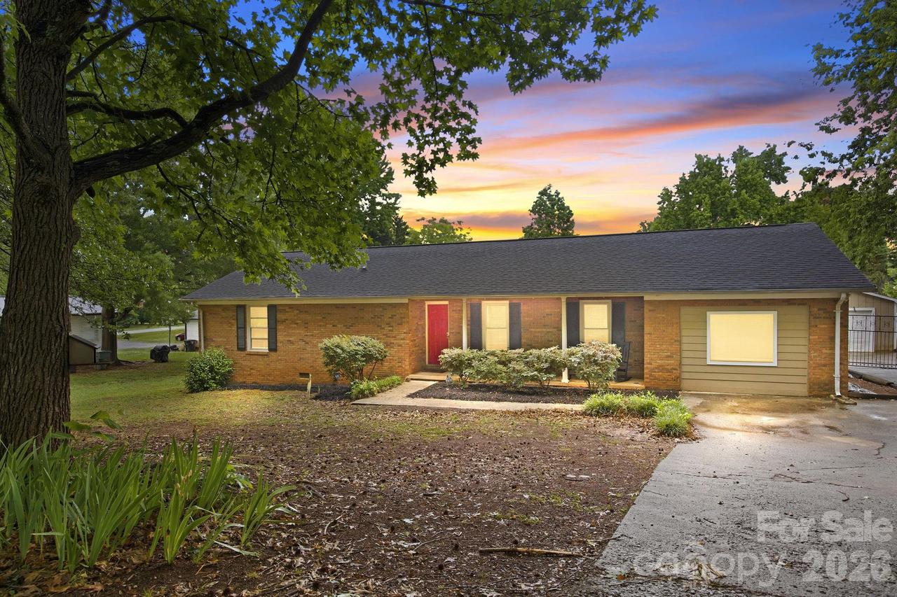 1709 Andover St., Concord, NC 28027