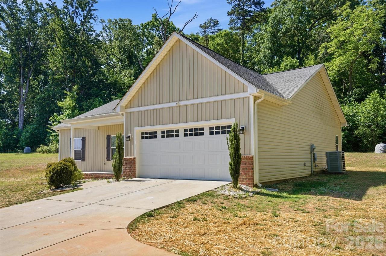 184 Watering Trough Rd., Statesville, NC 28677