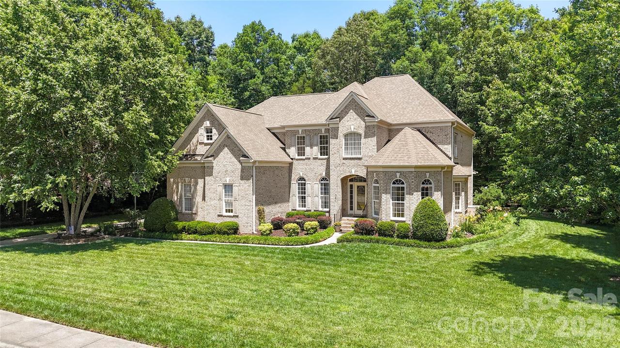 1257 Waynewood Dr., Waxhaw, NC 28173