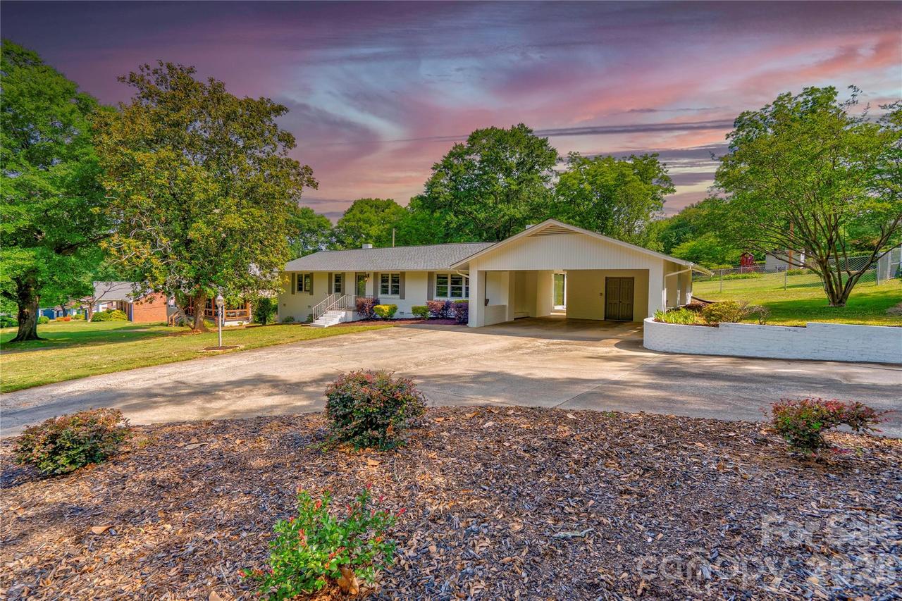 809 Forest Hill Dr., Shelby, NC 28150