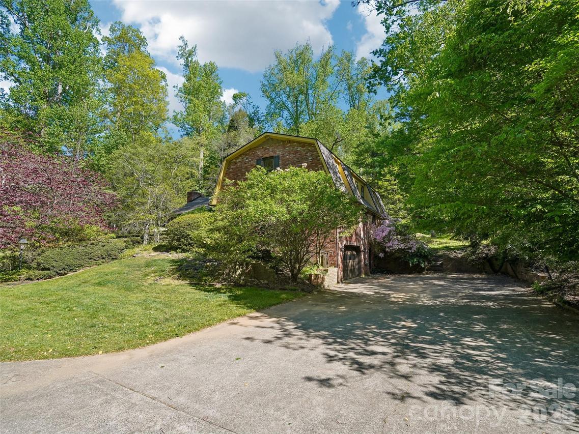 114 Overlook Rd., Asheville, NC 28803