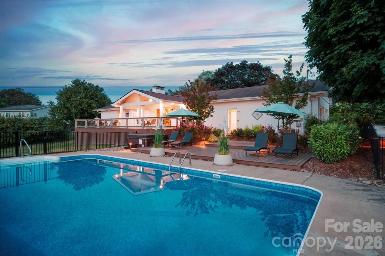 134 W Oakview Rd., Asheville, NC 28806