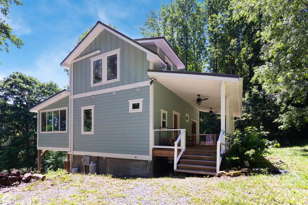 1621 Upward Way, Waynesville, NC 28786