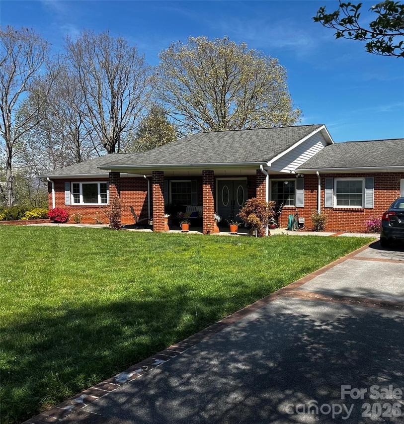 33 Gibbs Rd., Leicester, NC 28748